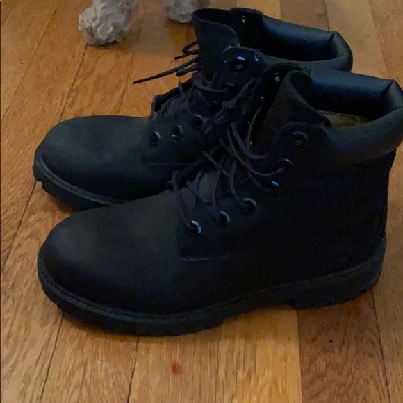 Women’s timbs size 5 - Picture 2 of 3